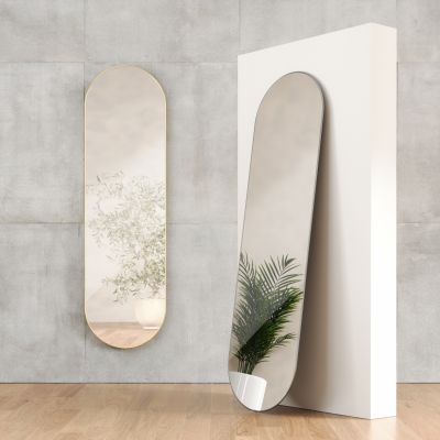 стоящо огледало със златна рамка